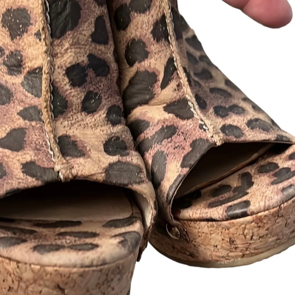 Micheal Kors size 10 leopard print platform wedge cork heel genuine leather